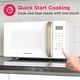 thumbnail image 3 of Microondas Frigidaire Retro 1.1 pies cúbicos 900 W Blanco/Dorado, 3 of 9