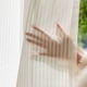 thumbnail image 3 of Xiao Hua Cortinas de lamas transparentes, 1 pieza, blancas, 67 × 39 pulgadas, ligeras, translúcidas, fluidas, ideales para dormitorio. Se adhieren fácilmente para la decoración del hogar., 3 of 3