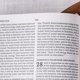 thumbnail image 5 of Biblia HarperCollins NKJV Letra Grande Burdeos, 5 of 6