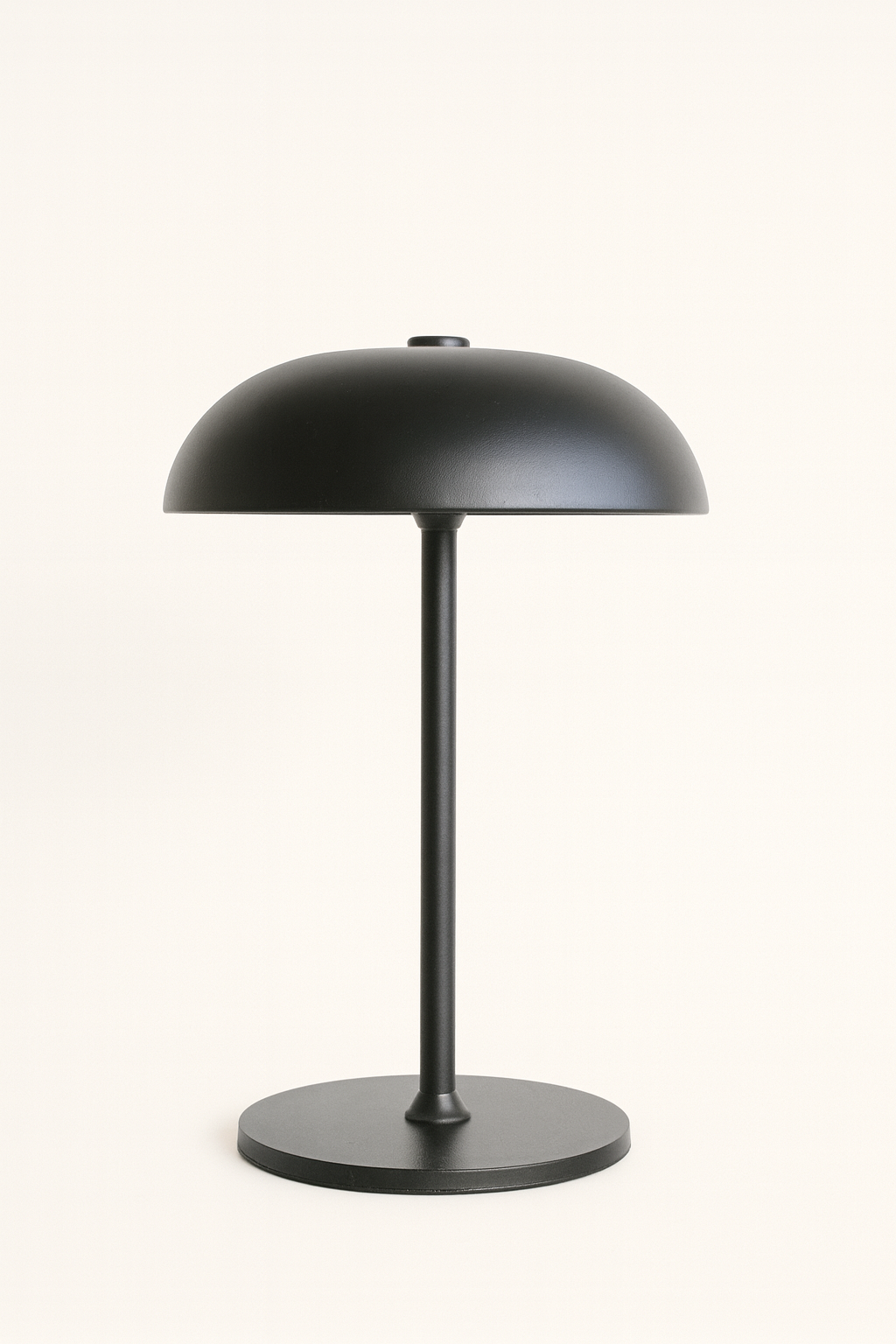 Serena Studio - Lampara De Mesa Recargable Por Usb-C Modelo Champ