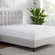 thumbnail image 2 of Funda de colchón Serta ComfortSure Queen, con parte superior acolchada, blanca, 2 of 9