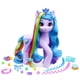 thumbnail image 1 of Muñeca My Little Pony Estilos Arcoíris Izzy Moonbow, 1 of 11