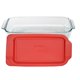 thumbnail image 2 of Fuente de vidrio para hornear Pyrex 233 de 3 cuartos con tapa, 2 of 4