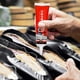 thumbnail image 2 of Pegamento para suelas de zapatos - 60 ml, resistente al agua y con fuerte adherencia | Herramienta para reparar botas sin dejar rastro, ideal para zapatos de cuero y calzado casual. Pegamento universa, 2 of 7