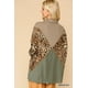 thumbnail image 2 of Top de Cuello Alto de Punto Mixto con Estampado Animal y Liso con Mangas Largas, 2 of 5