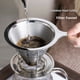 thumbnail image 2 of Verter sobre el goteador de café, filtro de café de acero inoxidable sin papel con soporte de taza antideslizante doble capa reutilizable cafetera de malla para la oficina en el hogar que vi, 2 of 3