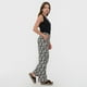 thumbnail image 4 of Pantalón Mujer Fluido Botón Print Étnico Negro Corona, 4 of 5