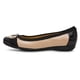 thumbnail image 4 of Zapatos Anne Klein Uplift Ballet Flat para mujer en color nude/negro, 4 of 7
