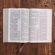 thumbnail image 4 of Biblia Thomas Nelson KJV de letra grande, rosa, Leathersoft, 4 of 9