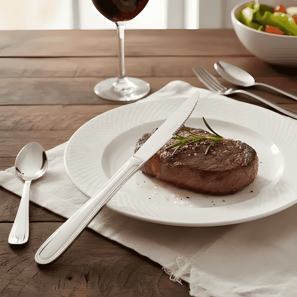 Juego de cuchillos de mesa, dentados para carne