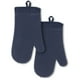 thumbnail image 1 of Juego de 2 guantes de cocina KitchenAid de silicona suave acanalada, color azul, 1 of 3