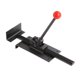 thumbnail image 5 of El Profesional De Las Herramientas Del Piso De Floor Jack Instala La Lamina Enderezada, 5 of 5