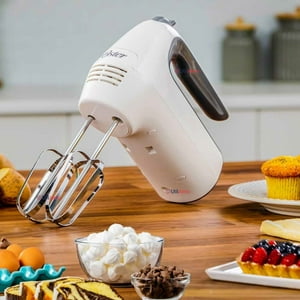 Batidora De Mano Oster® Blanca 6 Velocidades Y Función Turbo Fpsthm3532