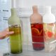 thumbnail image 4 of Botella de té y vino Cold Brew Hario de 750 ml, color verde ahumado, 4 of 7