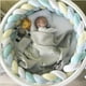 thumbnail image 1 of Almohada de cama trenzada de cuatro hebras con nudo largo tejido, bola kont, tira anticolisión para niños, 1 of 5