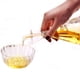 thumbnail image 4 of Dispensador de aceite de oliva de vidrio de borosilicato para el hogar para controlar el aceite vegetal y el vinagre de cocina., 4 of 8
