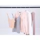 thumbnail image 4 of Paquete de 10 perchas con gancho, perchas de plástico para pantalones, perchas duraderas que ahorran espacio para ropa, armario, abrigos o camisas blancas, 4 of 6