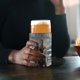 thumbnail image 4 of El Hombre del Norte Funda enfriadora de latas, aislante de bebidas para mantener frías o calientes, funda térmica plegable para latas, portabebidas reutilizable, 4 of 6