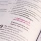 thumbnail image 5 of Biblia de estudio Vida Publishers RVR60 Mujer Leathersoft Orquídea, 5 of 9