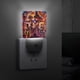 thumbnail image 4 of Trailers de Marvel Luz nocturna LED con sensor de anochecer a amanecer para dormitorio, baño, pasillo, escaleras - Lámpara LED nocturna de enchufe, 0.5W - 1 pieza, 4 of 6