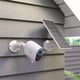 thumbnail image 2 of Cargador de paneles solares Arlo VMA3600, cable de 2,5 m, resistente a la intemperie, 2 of 3
