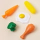 thumbnail image 3 of Juego de utensilios de cocina KidKraft Deluxe con comida para niños mayores de 3 años, 3 of 3