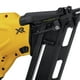 thumbnail image 3 of Clavadora de acabado DEWALT 20 V MÁX* en ángulo 15 GA (DCN650B) inalámbrica, 3 of 3