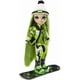 thumbnail image 2 of Rainbow High Winter Break Jade Hunter Muñeca de moda verde de vacaciones de invierno 2 trajes completos Snowboard, 2 of 3