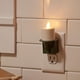 thumbnail image 2 of Vela sin llama Luminara de Nightlight Loden Green con sensor, 2 of 8