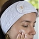 thumbnail image 3 of Kit skincare | Eleva tu rutina | Serum facial + pétalos desmaquillantes reutilizables + cintillo skincare de algodón, 3 of 4