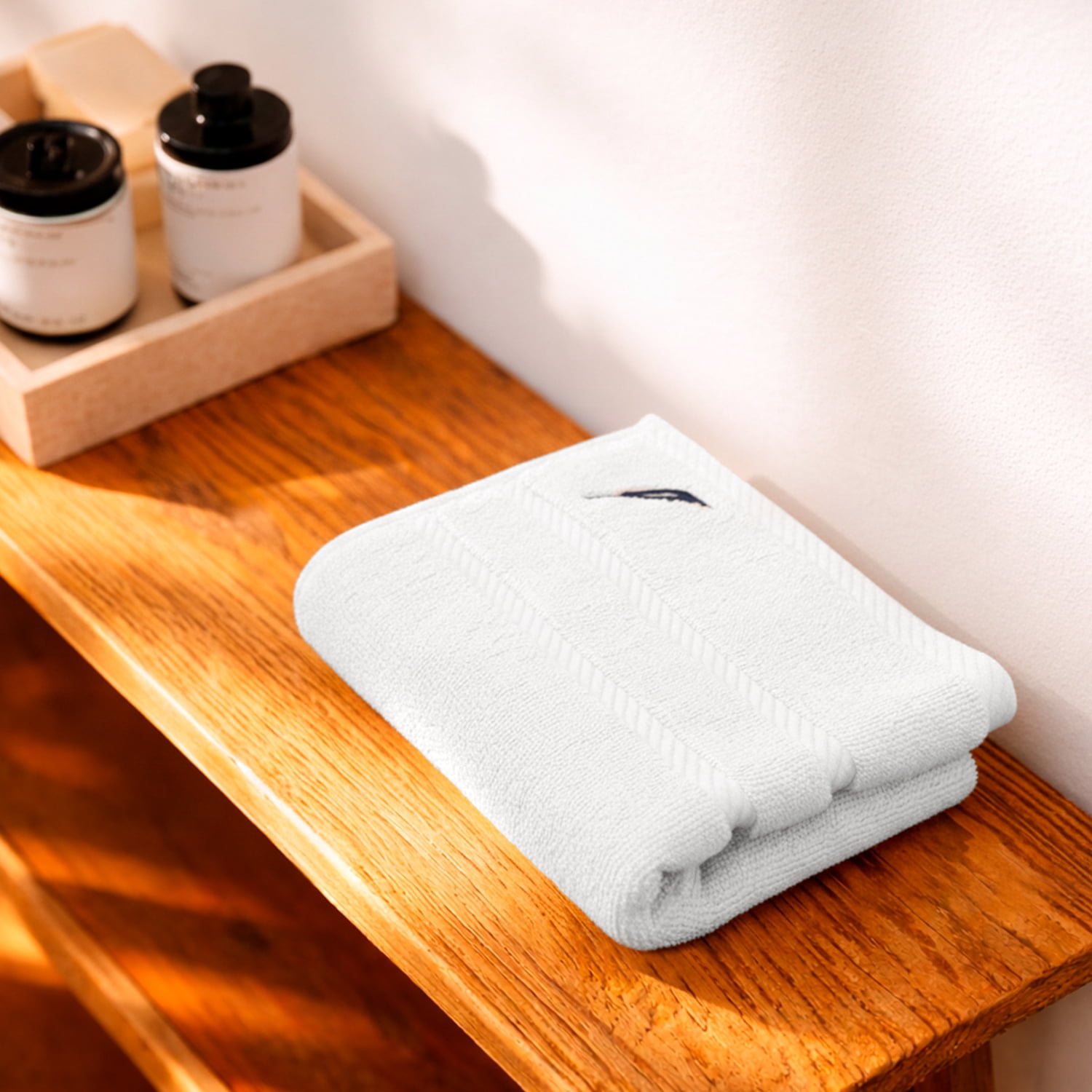 Toalla De Mano Nautica Signature Premium 100% Algodón Blanca