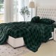 thumbnail image 5 of Juego de sábanas Elegant Comfort de franela de terciopelo, color verde búfalo, 5 of 9