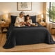thumbnail image 4 of Sábanas de Invierno Polar Plush Premium King, 4 of 5