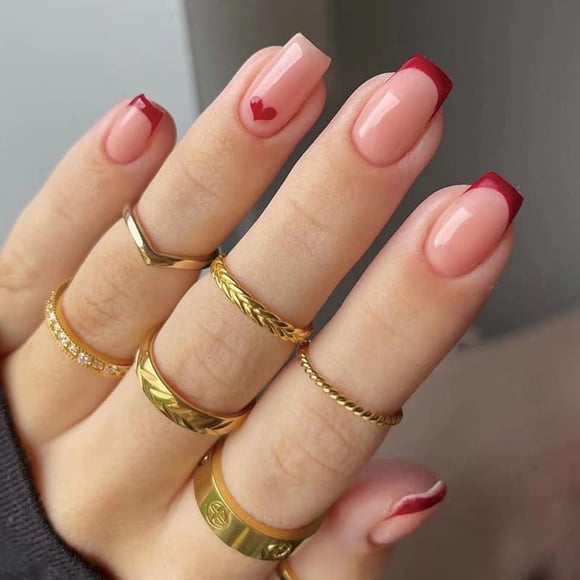 Uñas postizas Tyemp 24 uds forma corta tipo ataúd con corazón rojo