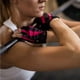 thumbnail image 4 of Guantes Harbinger Pro para Levantamiento de Pesas, Entrenamiento y Fitness para Mujer, 4 of 5