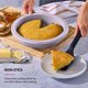 thumbnail image 4 of Molde redondo para pastel KitchenAid de 23 cm antiadherente color Wildflower, 4 of 5