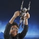 thumbnail image 2 of Figura de acción STAR WARS Mandalorian y Grogu 28 cm con sonido, 2 of 9
