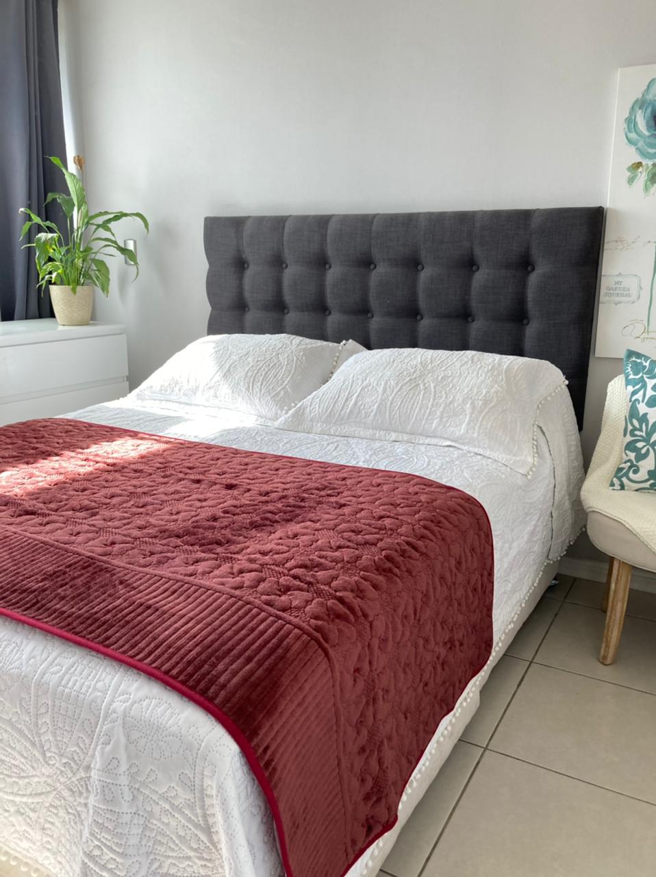 Genérico - Piecera De Cama Polar Con Tela Reversible - Burdeo