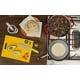 thumbnail image 2 of Griddle Lodge redondo de hierro fundido de 26,67 cm con mango de silicona, 2 of 7