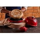 thumbnail image 4 of Horno de pan Le Creuset, hierro fundido esmaltado, blanco, 1,75 L, 4 of 5