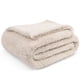thumbnail image 2 of Manta de forro polar PAVILIA Sherpa, color crema, beige, 150 x 200 cm, 2 of 9