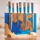 thumbnail image 4 of Bloque magnético para cuchillos Senken 40 cm de resina azul y madera de nudo, 4 of 8