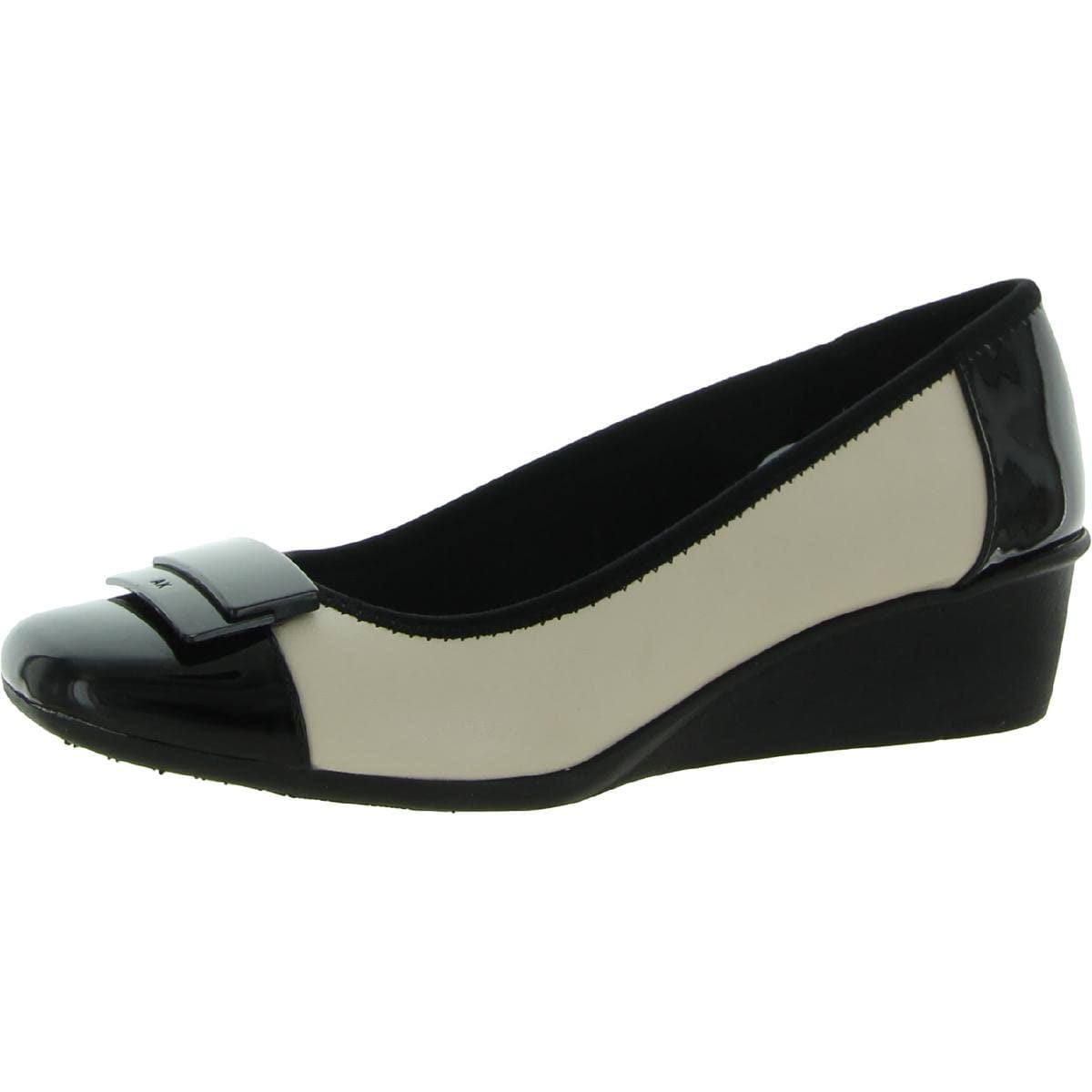 Zapato Anne Klein Waverly Con Forma De Cuña Para Mujer, Color Crema Y Negro