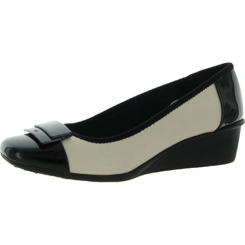 Zapato Anne Klein Waverly Con Forma De Cuña Para Mujer, Color Crema Y Negro
