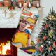 thumbnail image 1 of El Aula de Caitie Tema: Calcetines de Navidad, fino lino blanco para colgar en escaleras y chimenea, decoración navideña para el hogar, regalo de Navidad. 45cm × 32cm, 1 of 5