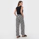 thumbnail image 3 of Pantalón Mujer Fluido Botón Print Étnico Negro Corona, 3 of 5