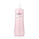 thumbnail image 1 of Oxidante Shinefinity 7 Vol 2% Aplicación con Bowl Y Brocha 1000 ml, 1 of 2