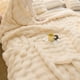 thumbnail image 2 of Manta de terciopelo de conejo de lujo y ligera para invierno, manta gruesa de terciopelo de doble cara para dormitorio, manta de siesta de felpa de conejo avanzada, 2 of 5