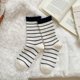 thumbnail image 1 of Xiao Hua 3 pares de calcetines de invierno cálidos de encaje con rayas blancas, calcetines casuales de cuello redondo, cómodos para uso diario en climas fríos, talla única., 1 of 3