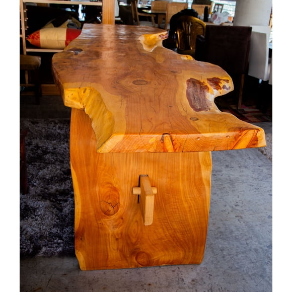 Mesa Quincho Ultra Rústica de Ciprés Macrocarpa con Cubierta de un Tablón 315 cm